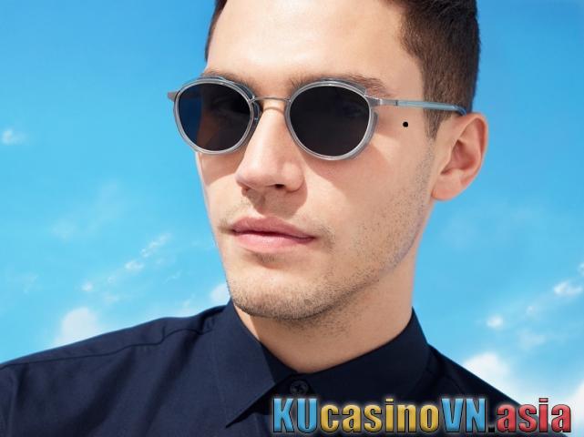 nốt ruồi ở thái dương