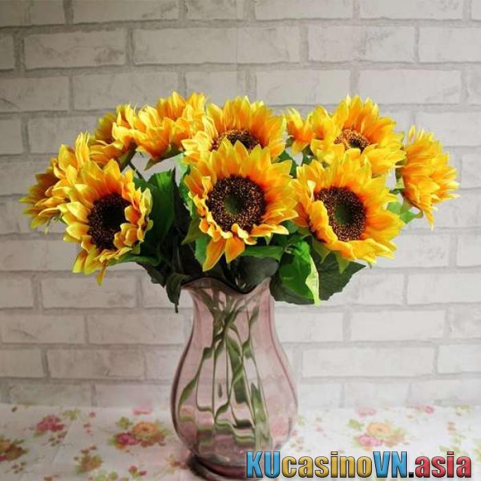 Mẹo Sắp Xếp Hoa Hướng Dương Cho Bàn Thờ Đẹp, Lâu Dài