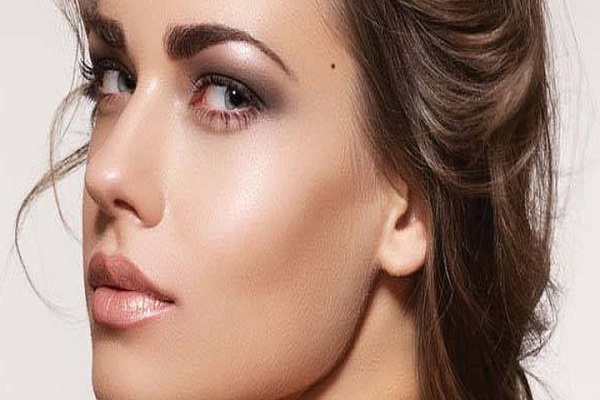 Tiết lộ ý nghĩa nốt ruồi thái dương