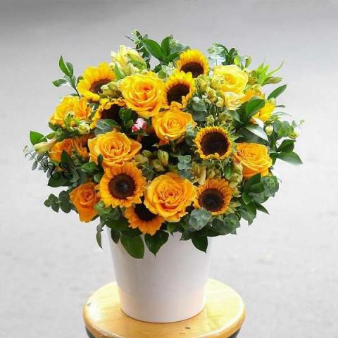 Mẹo Sắp Xếp Hoa Hướng Dương Cho Bàn Thờ Đẹp, Lâu Dài