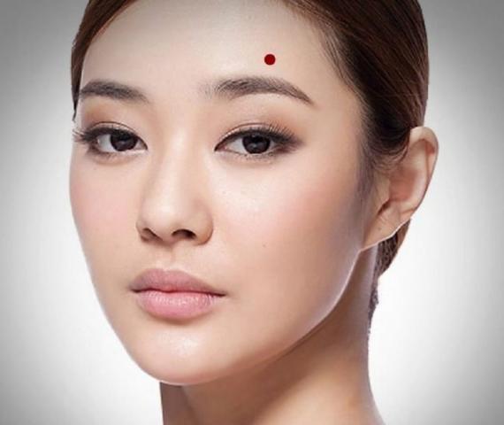 Ý nghĩa số phận của nốt ruồi trên mặt phụ nữ 