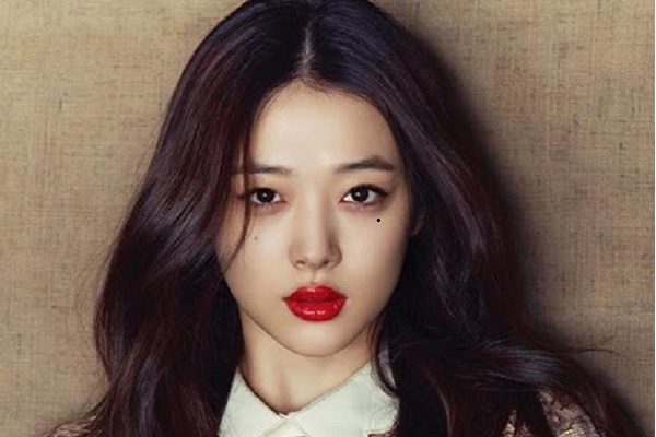 Tiết lộ ý nghĩa của nốt ruồi nước mắt