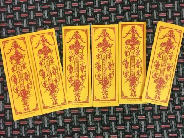 Không biết điều sau Đừng bao giờ chạm vào trừ tà