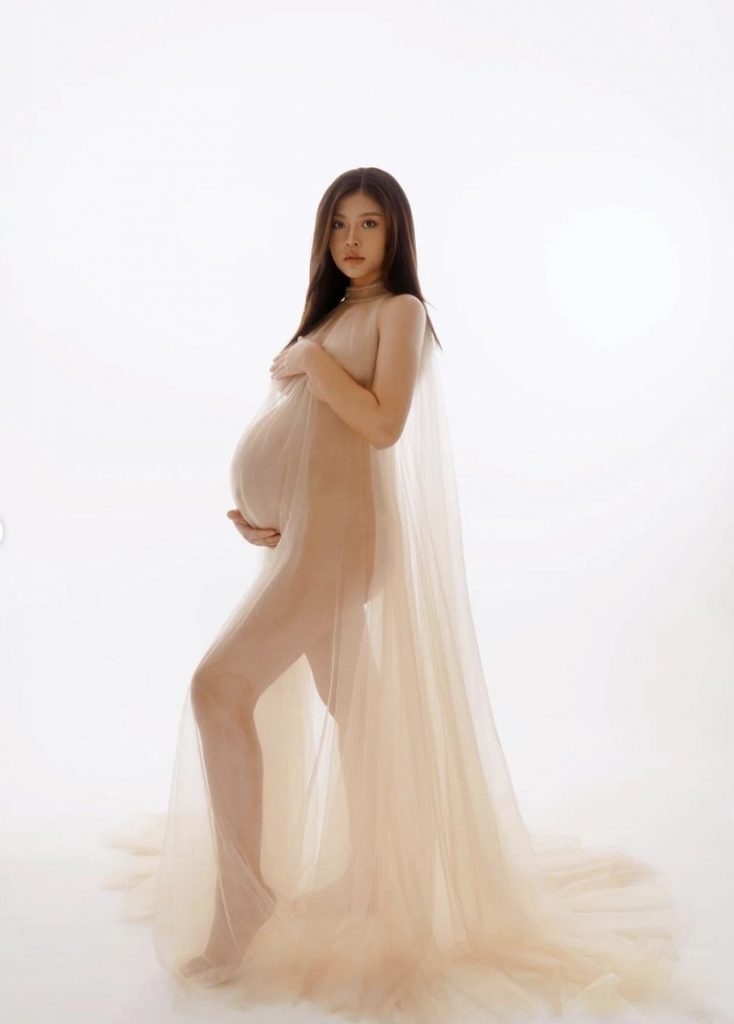 Chúng Huyền Thanh mang bầu