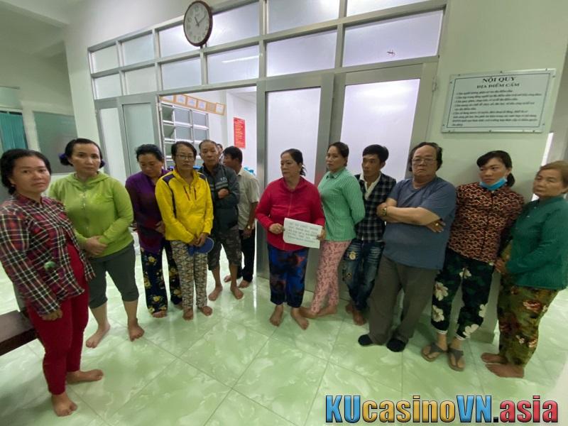 Phí 3 "Quý bà" ở phương tây họ đánh bạc