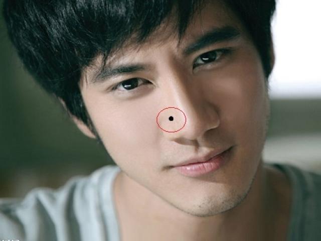 Ý nghĩa nốt ruồi trên mũi đàn ông 817826839