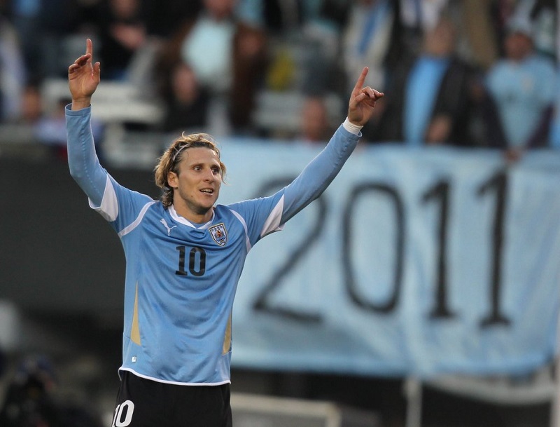 Diego Forlan huyền thoại giải nghệ vào năm 2019