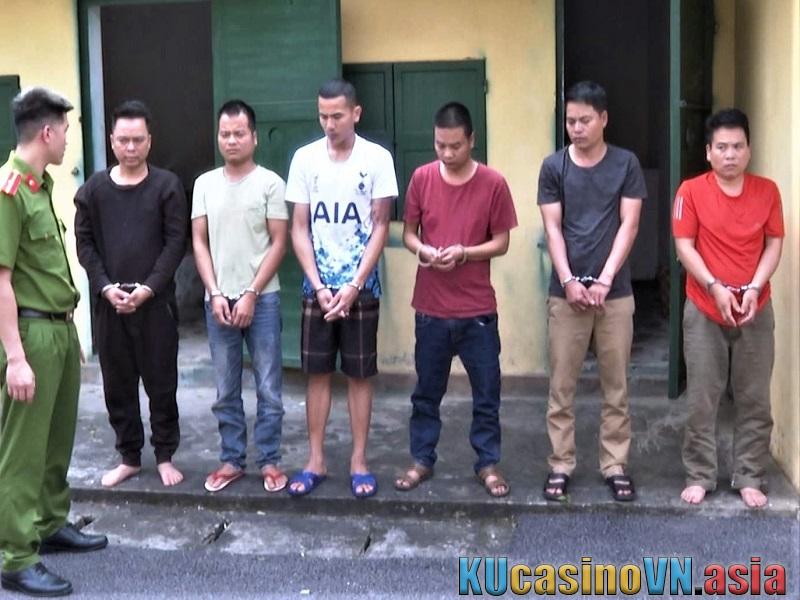 Phú Thọ: Đột kích sòng bài kiếm tiền tại nhà