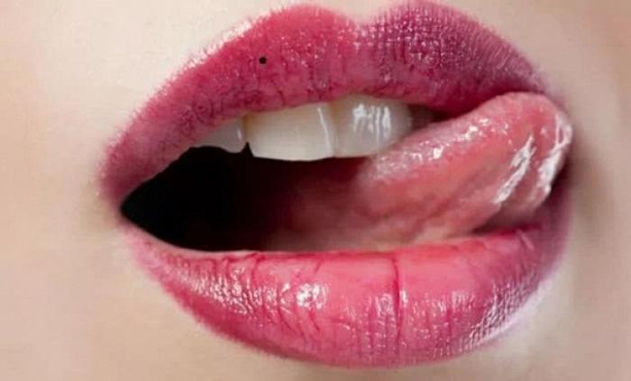 Tìm thấy nốt ruồi định mệnh trên lưỡi?