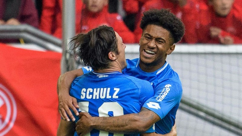 Tài năng trẻ Reiss Nelson khiến cả châu Âu "một điều ước"