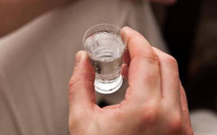 Làm thế nào để làm cho một lá bùa vâng lời đơn giản - hiệu quả