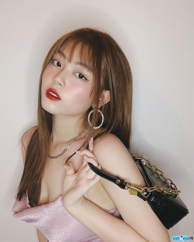 Nguyễn Huỳnh Mai Thy đăng ảnh khỏa thân