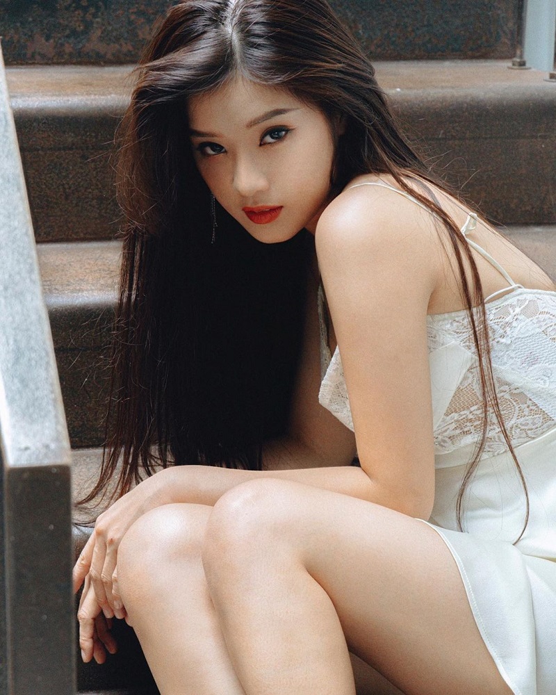 Hoàng Yến Chibi diện bikini 