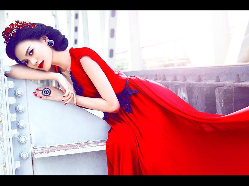 Cao Thùy Linh nude cực nóng