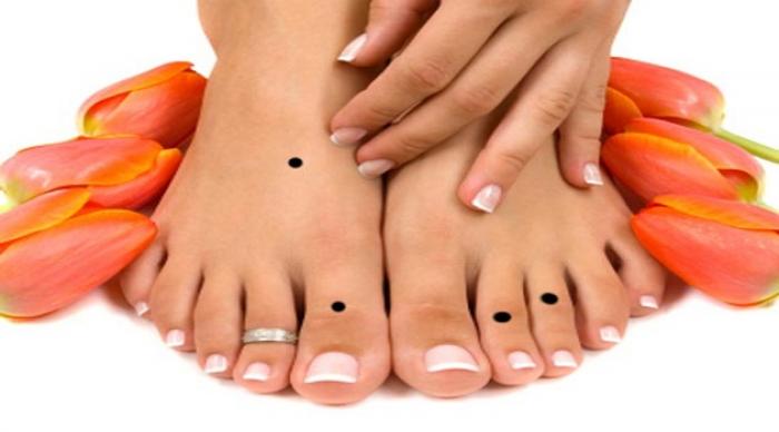 Nốt ruồi ở ngón chân cái nói lên điều gì?