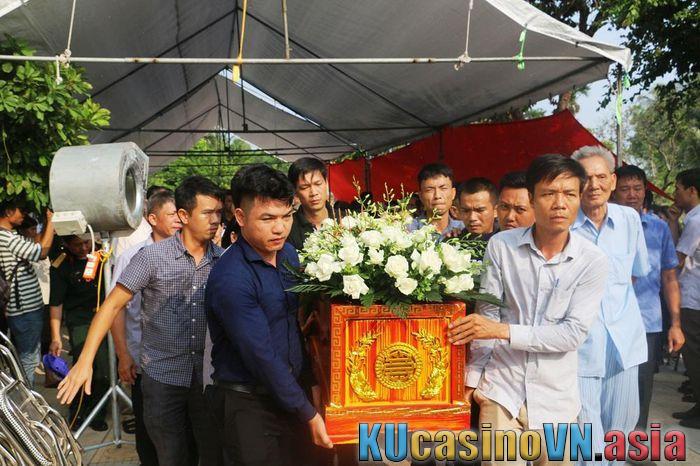 người kiêng tham dự đám tang