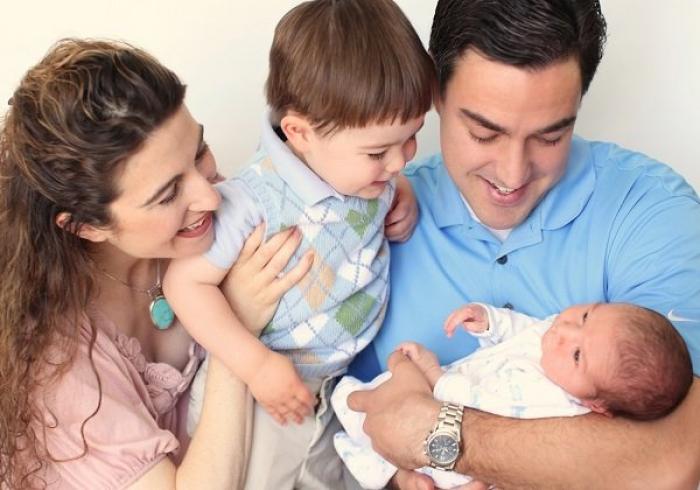 Có ổn không khi sinh con bằng tuổi cha mẹ?