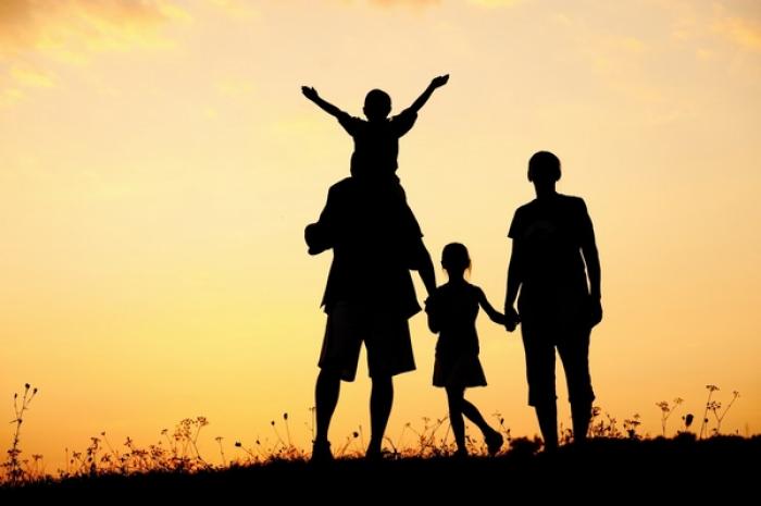 Có ổn không khi sinh con bằng tuổi cha mẹ?