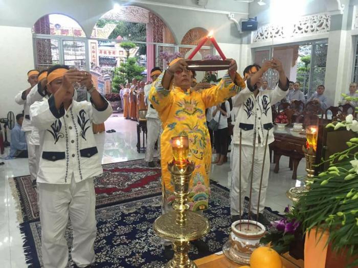 Công dụng và ý nghĩa của nơ nến