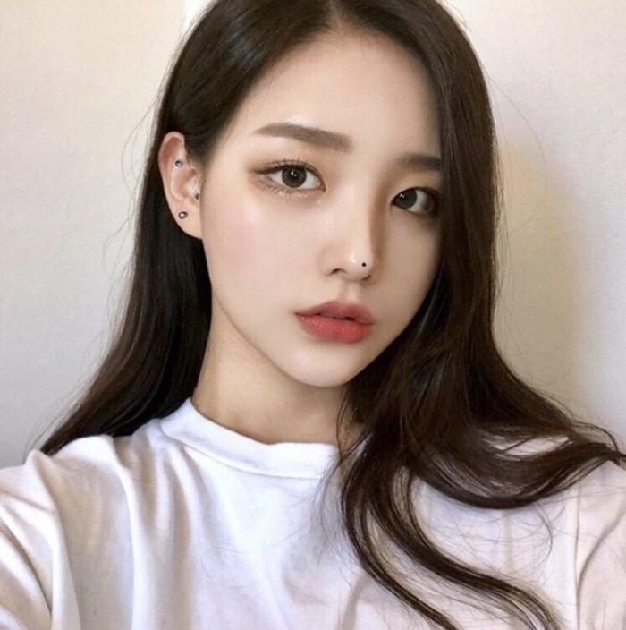 Nốt ruồi trên mũi phụ nữ có ý nghĩa gì?