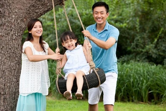 Có ổn không khi sinh con bằng tuổi cha mẹ?