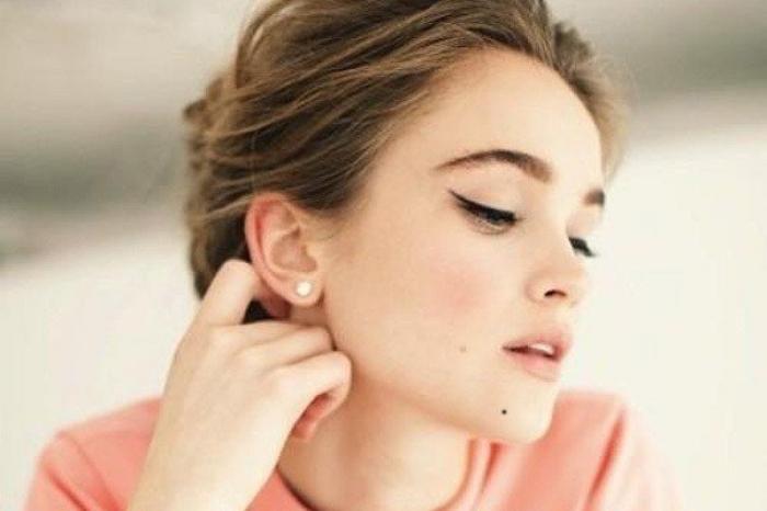 Nốt ruồi ở cằm phụ nữ có ý nghĩa gì? 288612808