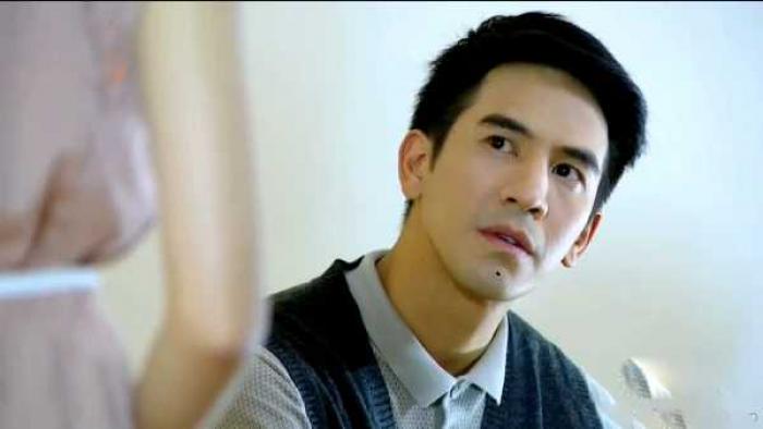 Bật mí ý nghĩa nốt ruồi ở cằm đàn ông