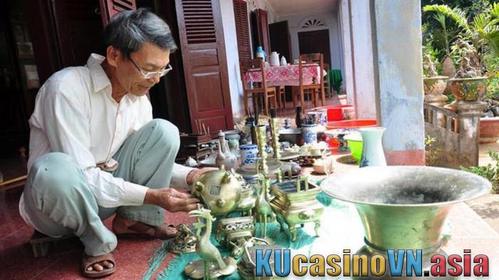 Lau bàn thờ bằng nước