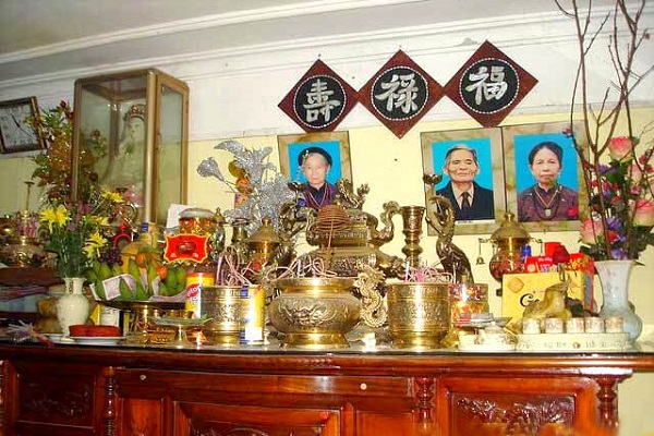 Cách đặt ảnh trên bàn thờ gia tiên đúng cách