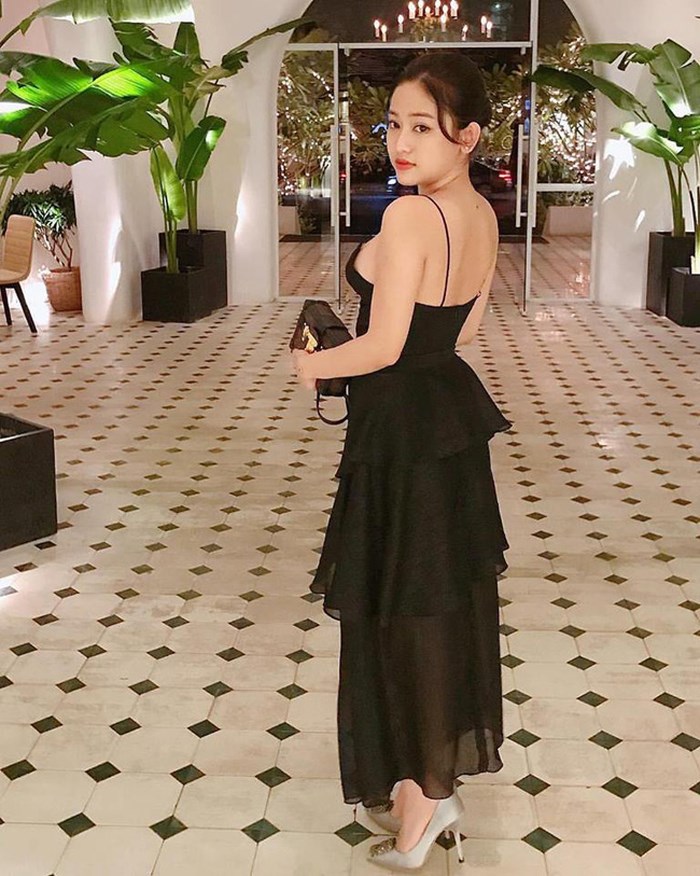 Thúy Vi tung ảnh bikini sexy sau ảnh chụp lén gây 'tá hỏa'