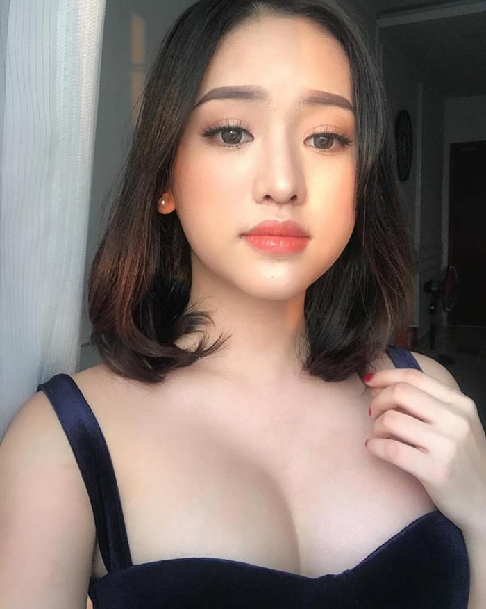 Thúy Vi tung ảnh bikini sexy sau ảnh chụp lén gây 'tá hỏa'